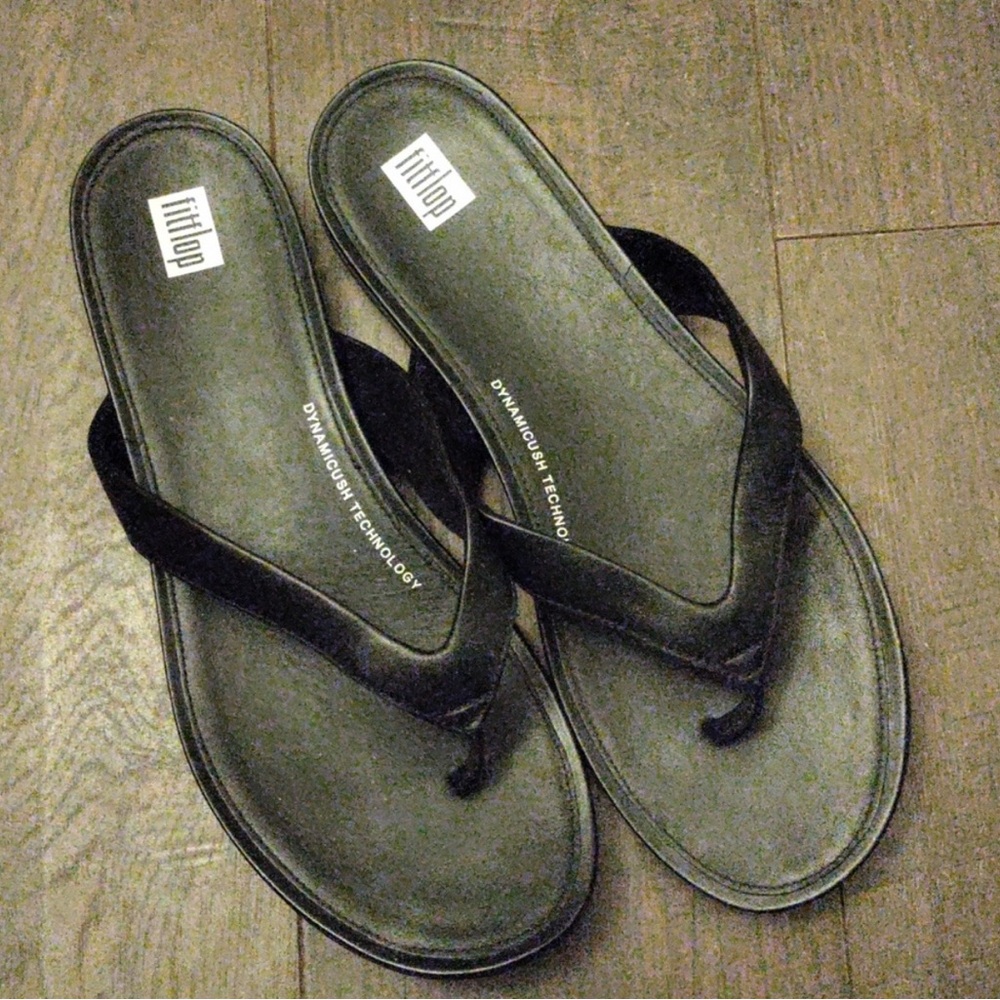Fitflop "Gracie" leather Flip Flops size 10